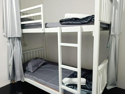Ko Klang Hostel | The love shack atChaba