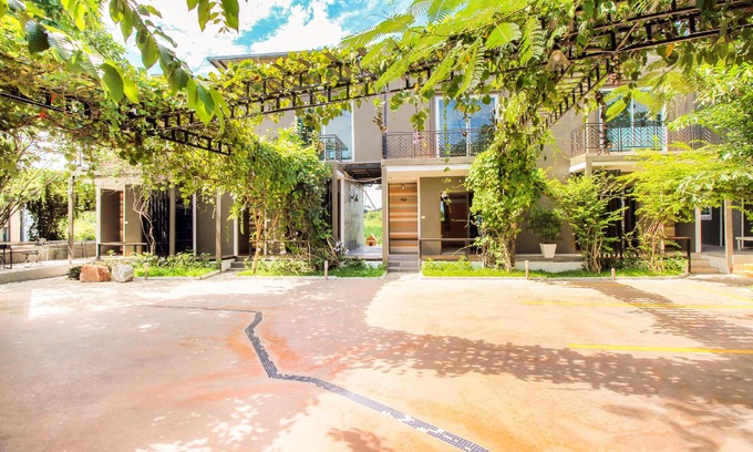Khlong Sam Prawet Hotel | The Resort Romklao
