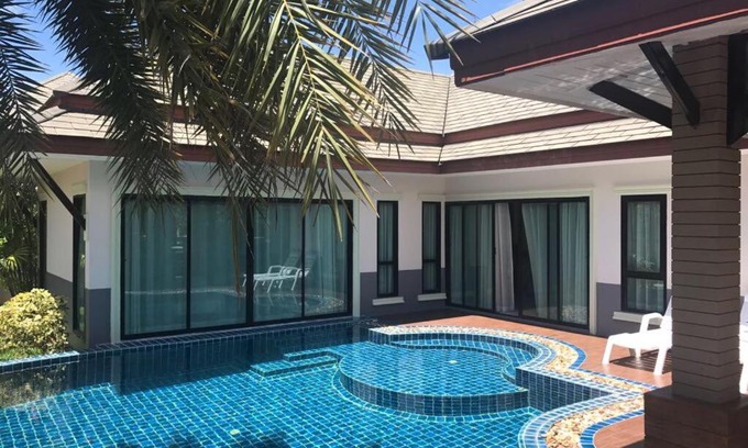 Huai Yai Villa | Villa By "Baan Dusit Pattaya Lake"