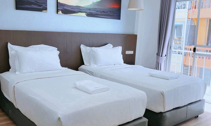 Cha-am Hostel | Whale Cha-Am
