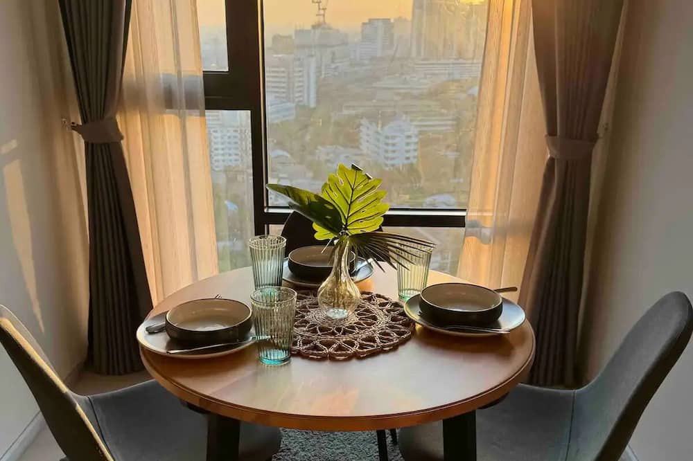 Khlong Tan Apartment | Songkran Stay-5min BTS-Full Kitchen&Sunrise