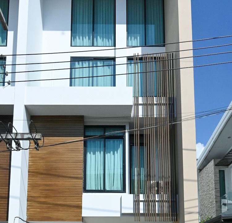 Photo of Buildings in Na Kluea