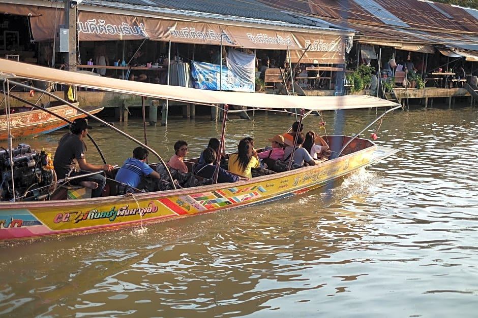 Photo of Buildings in Amphawa