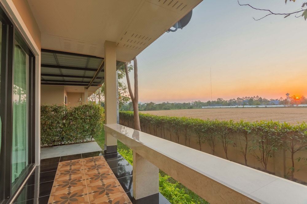 Photo of Patio Balcony in Tha Yang