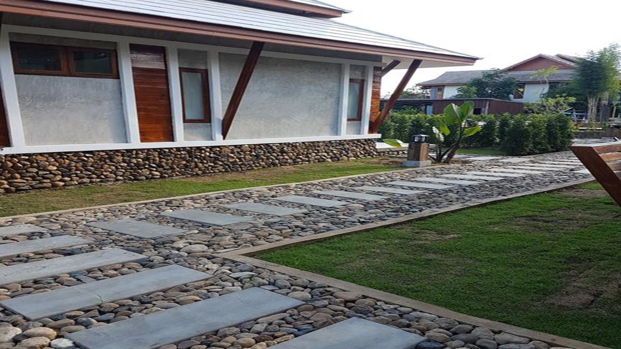 Photo of Buildings in Pai