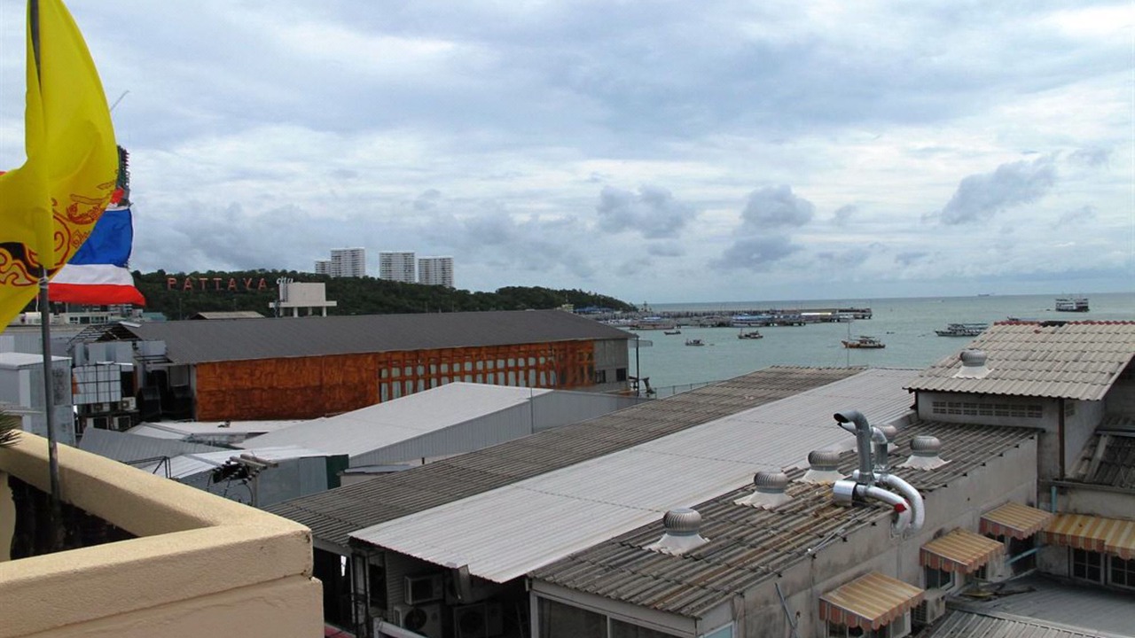 Photo of Others in Pattaya Bay