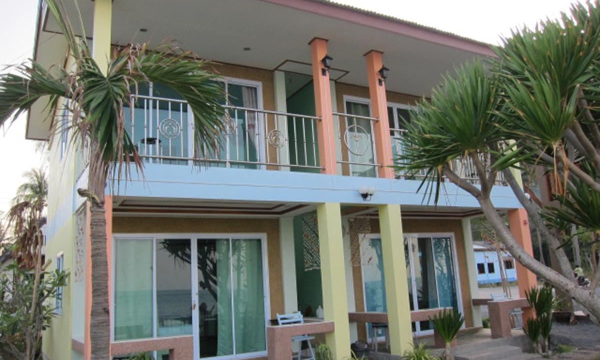 Photo of Buildings in Don Sak