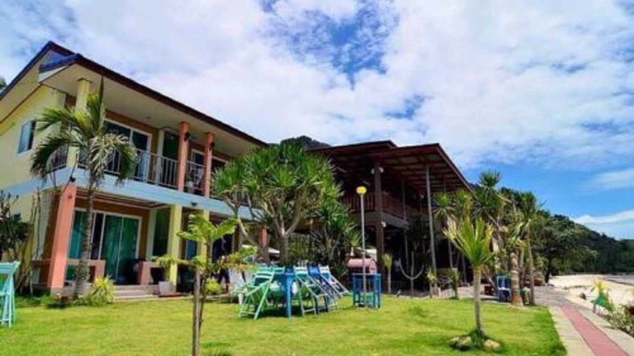 Photo of Buildings in Don Sak