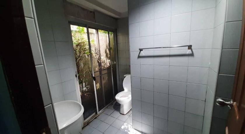 Photo of Bathroom in Mueang Samut Prakan District