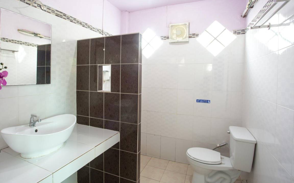 Photo of Bathroom in Lam Plai Mat