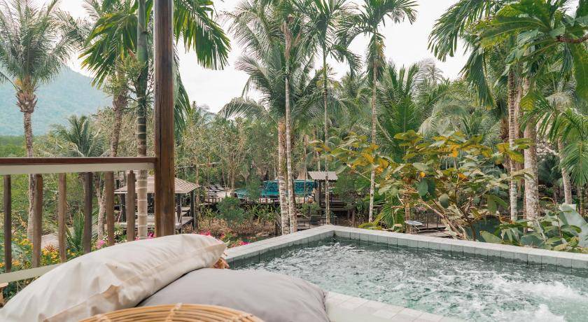Photo of Others in Koh Chang Tai