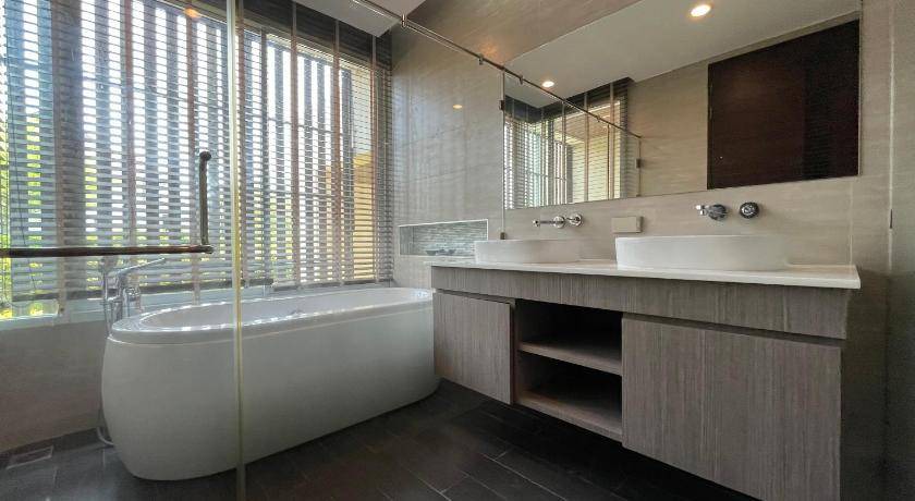 Photo of Bathroom in Khanong Phra