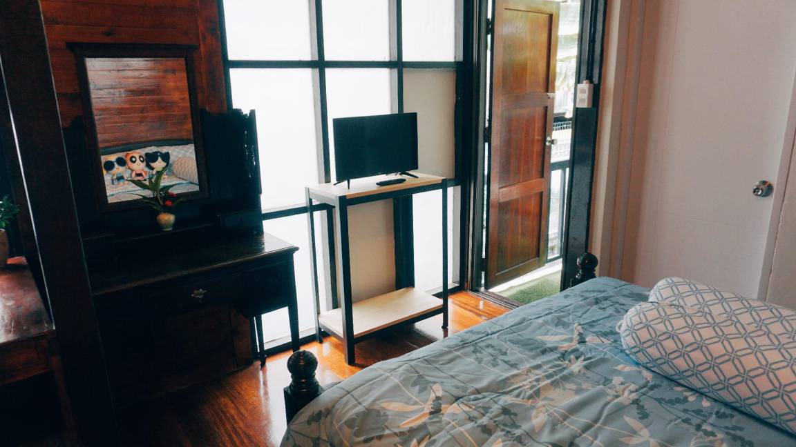 Photo of Bedroom in Samsen Nai