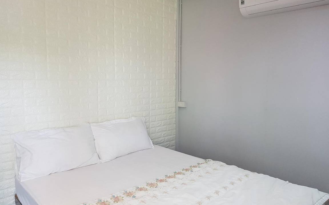 Photo of Bedroom in Lam Plai Mat