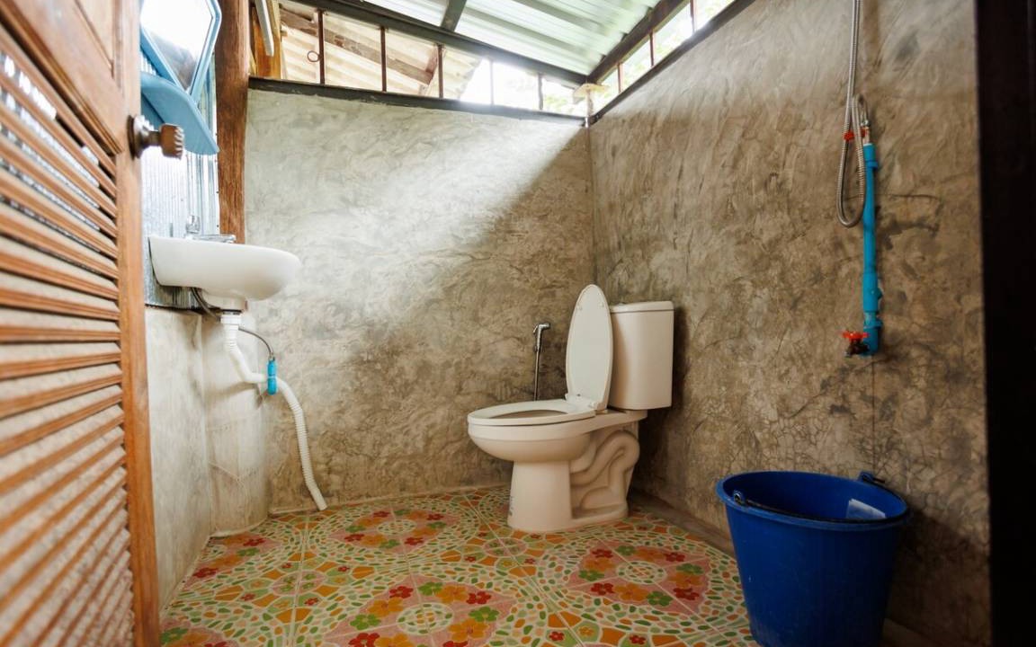 Photo of Bathroom in Chaiyasathan