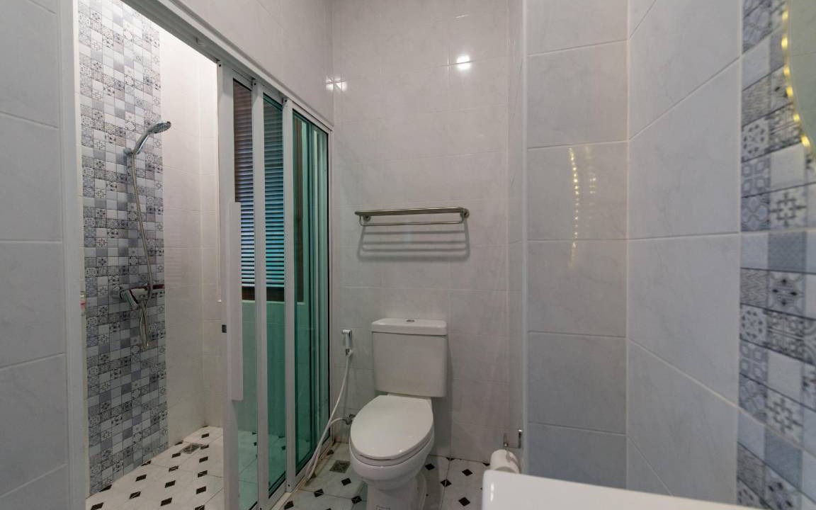 Photo of Bathroom in Photharam