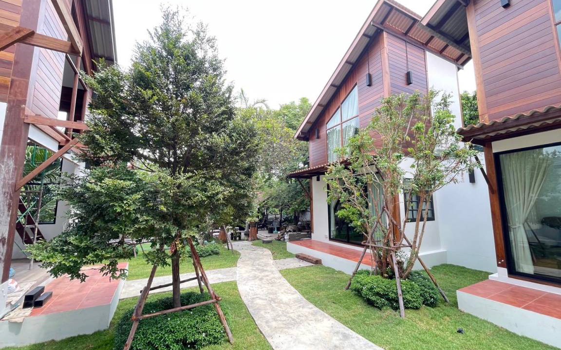 Photo of Buildings in Bang Kobua