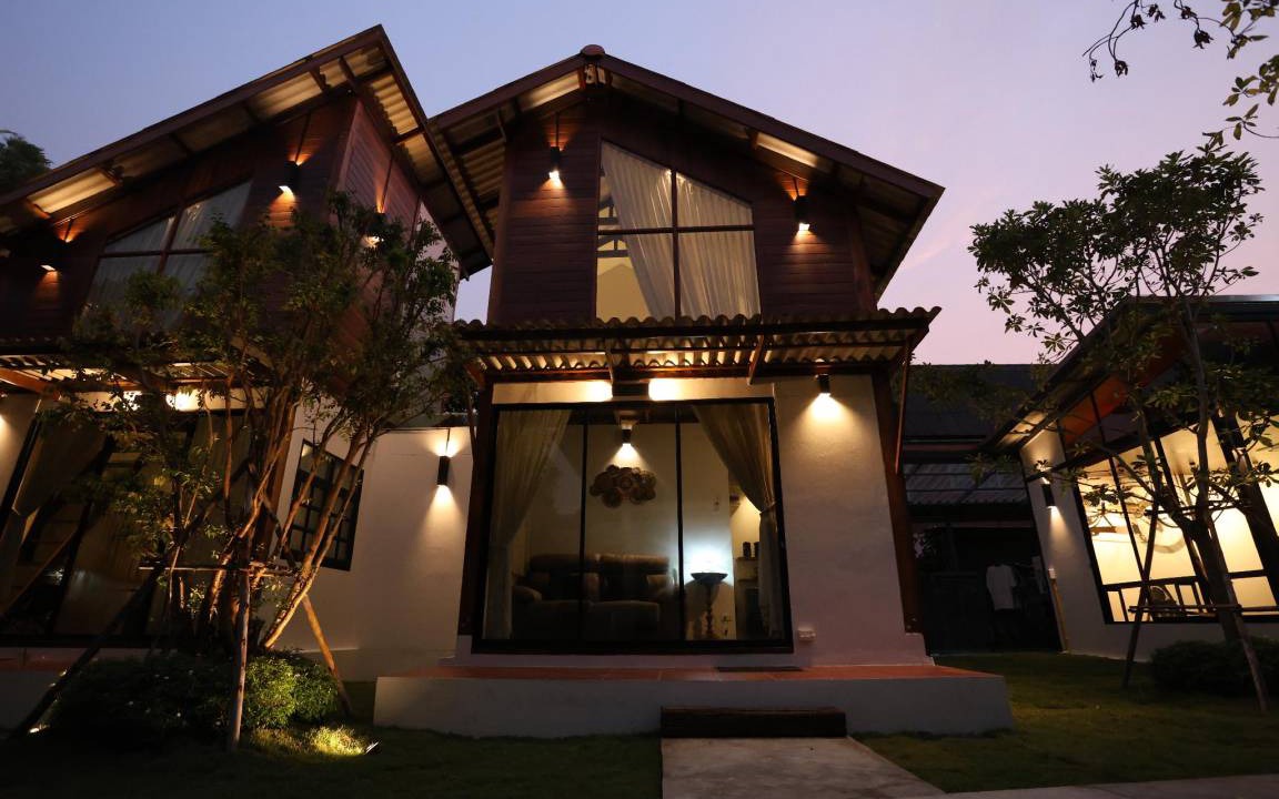 Photo of Buildings in Bang Kobua