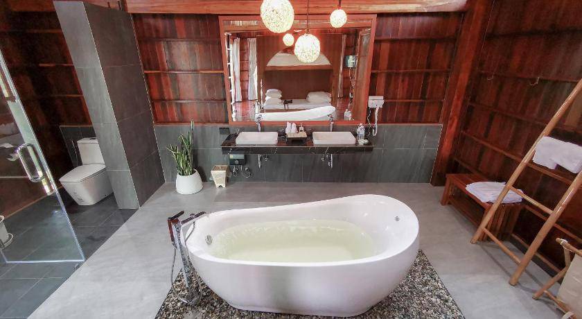 Photo of Bathroom in Mae Pong