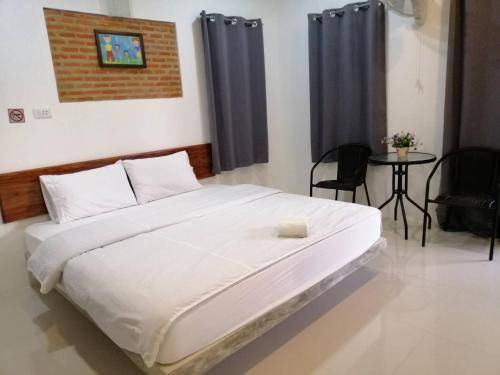 Photo of Bedroom in Phen