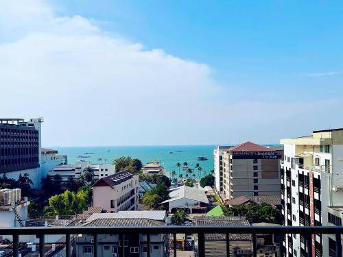 Photo of Others in Pattaya Bay