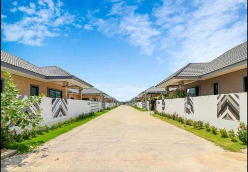 Photo of Buildings in Hin Lek Fai