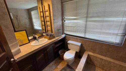 Photo of Bathroom in Phra Khanong Nuea