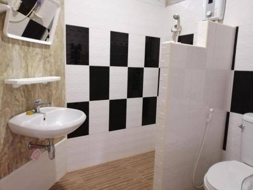 Photo of Bathroom in Phen