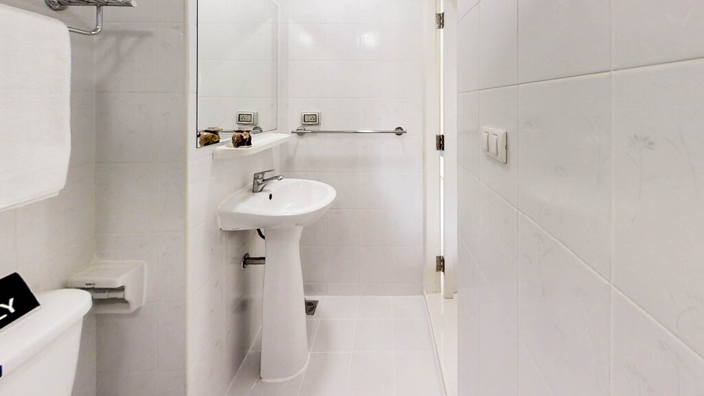 Photo of Bathroom in Ekkamai