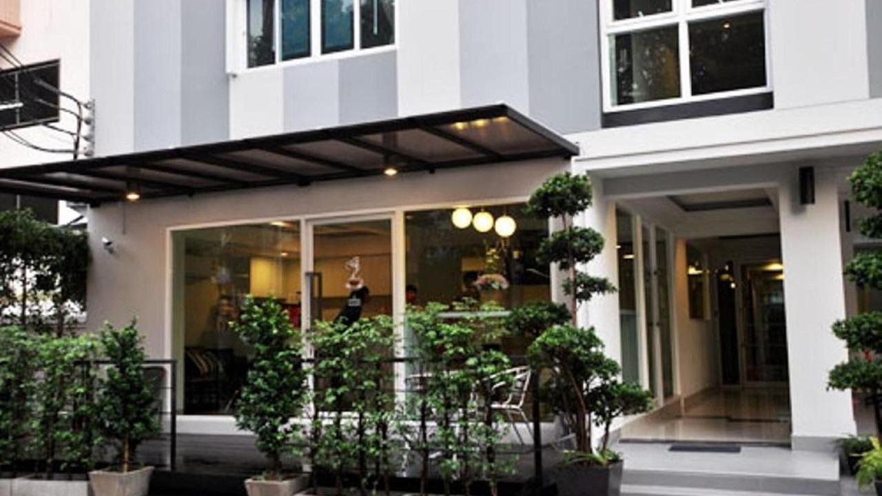 Photo of Buildings in Thung Song Hong