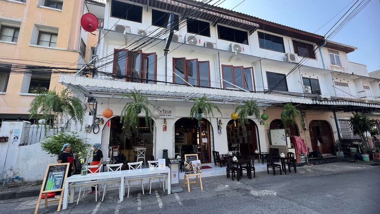 Photo of Buildings in Wat Sam Phraya