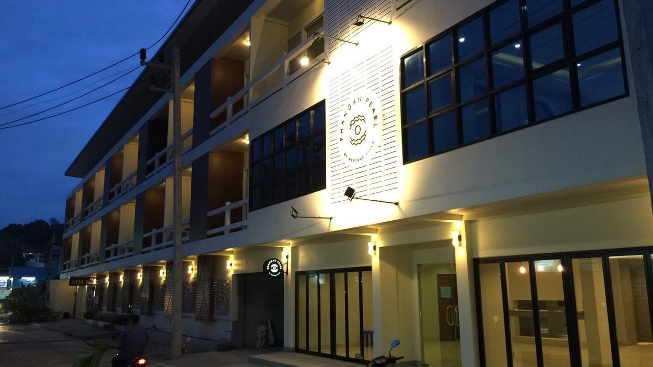 Photo of Buildings in Haad Rin