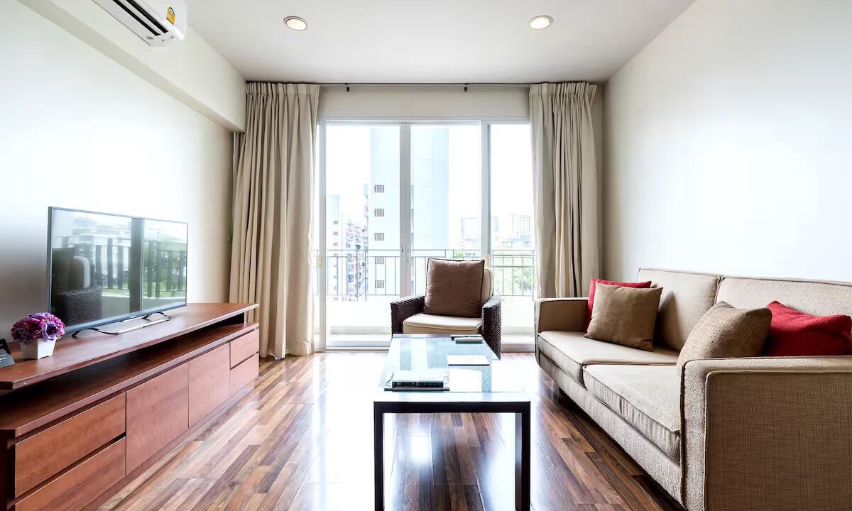 Photo of Bedroom in Samsen Nai