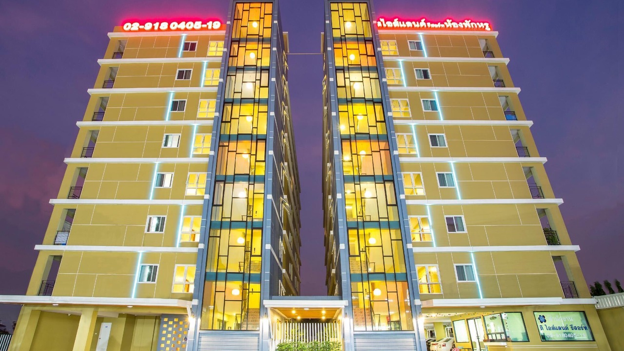 Photo of Outdoor in Khanna Yao