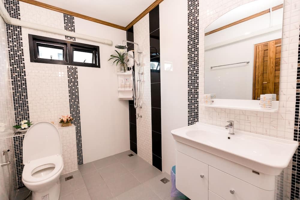 Photo of Bathroom in Sichon