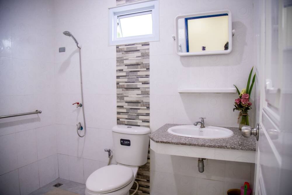 Photo of Bathroom in Sichon