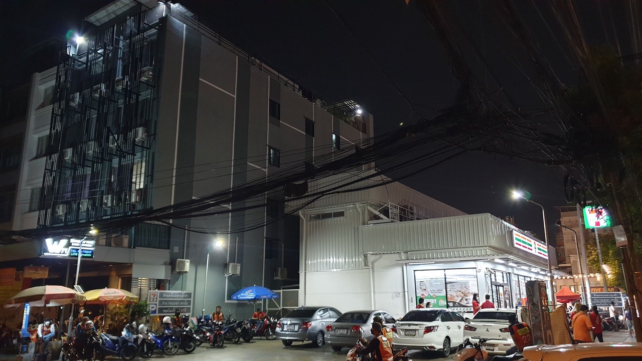 Photo of Outdoor in Phra Khanong Nuea