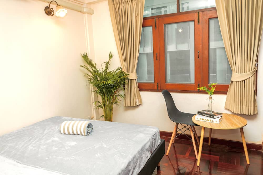 Photo of Bedroom in Khlong Toei Nuea