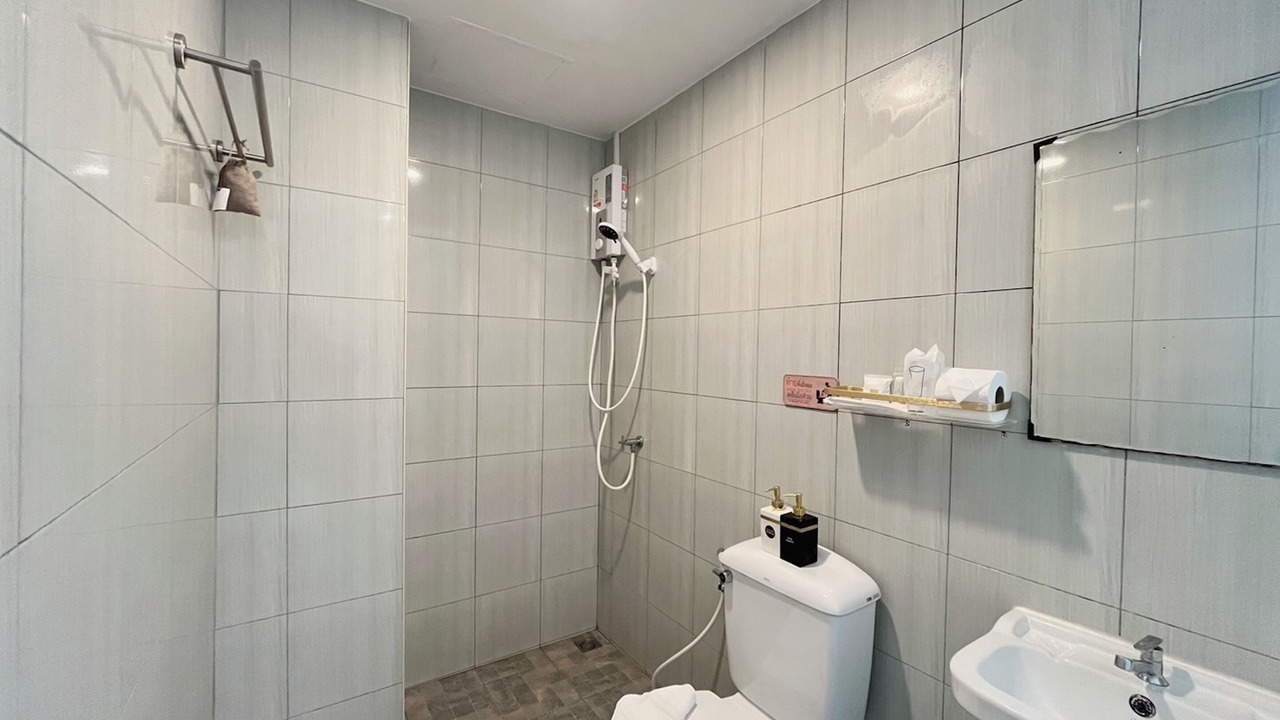 Photo of Bathroom in Koh Kaew