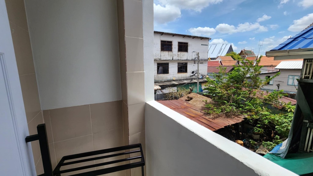 Photo of Bedroom in Wat Bowon Niwet