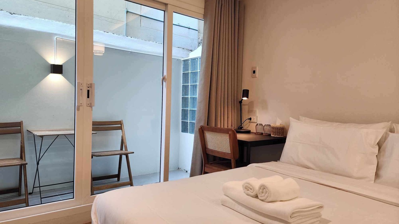 Photo of Bedroom in Wat Bowon Niwet