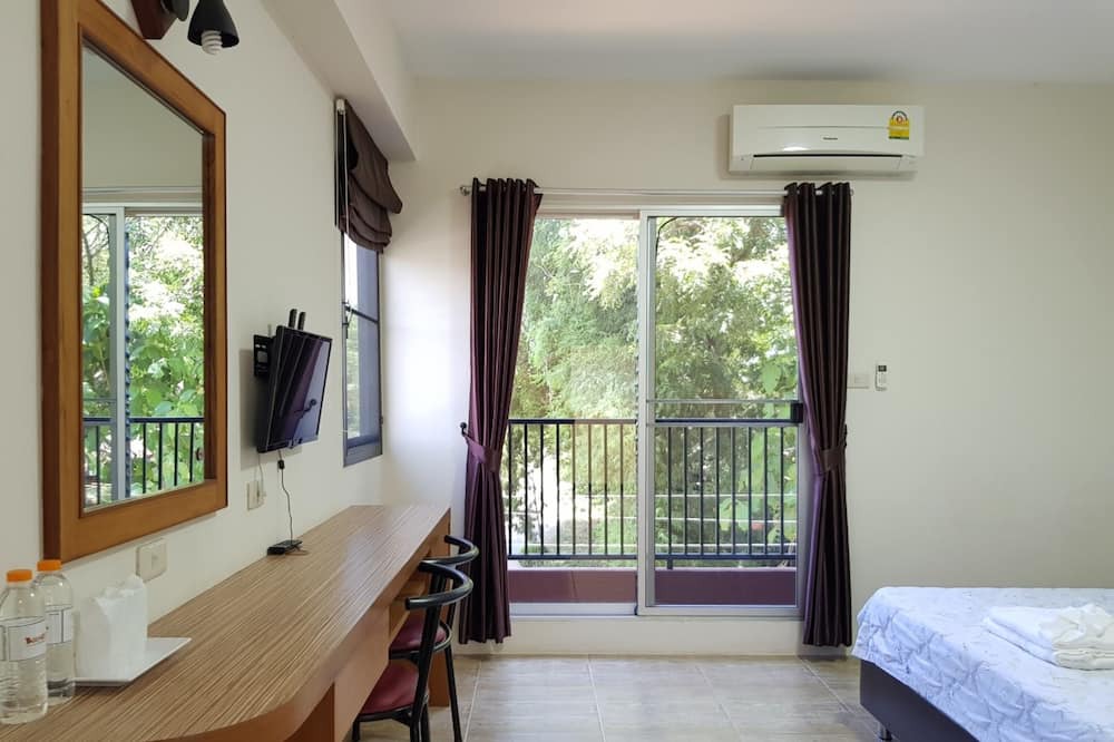 Photo of Bedroom in Mae Jo