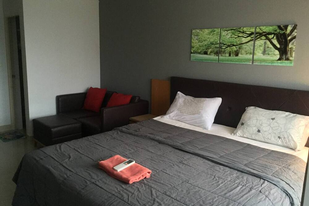 Photo of Bedroom in Huai Khwang