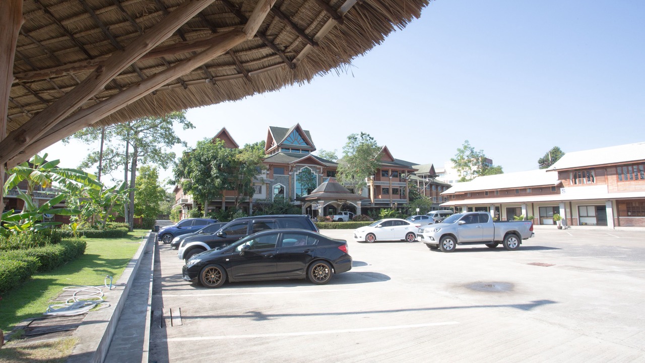Photo of Others in Makham Tia