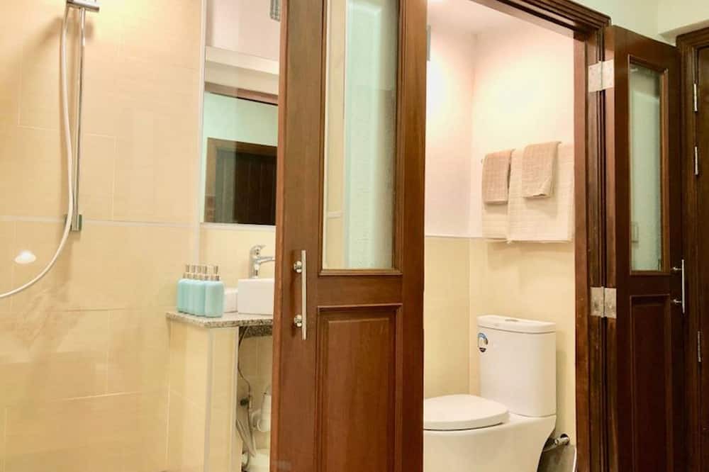 Photo of Bathroom in Khlong Toei Nuea