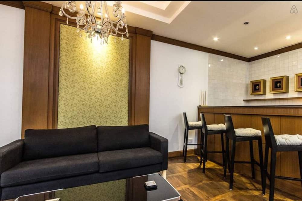 Photo of Livingroom in Khlong Toei Nuea