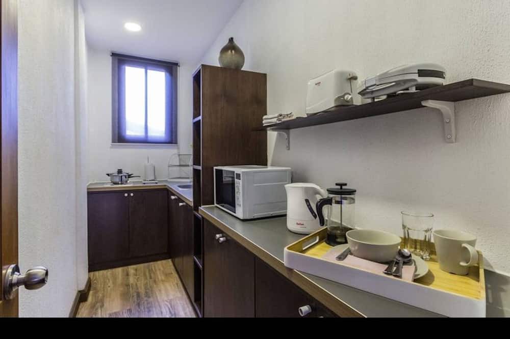 Photo of Kitchen in Khlong Toei Nuea