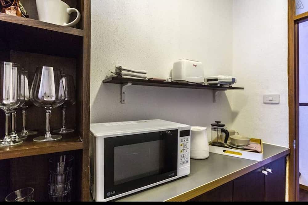 Photo of Kitchen in Khlong Toei Nuea