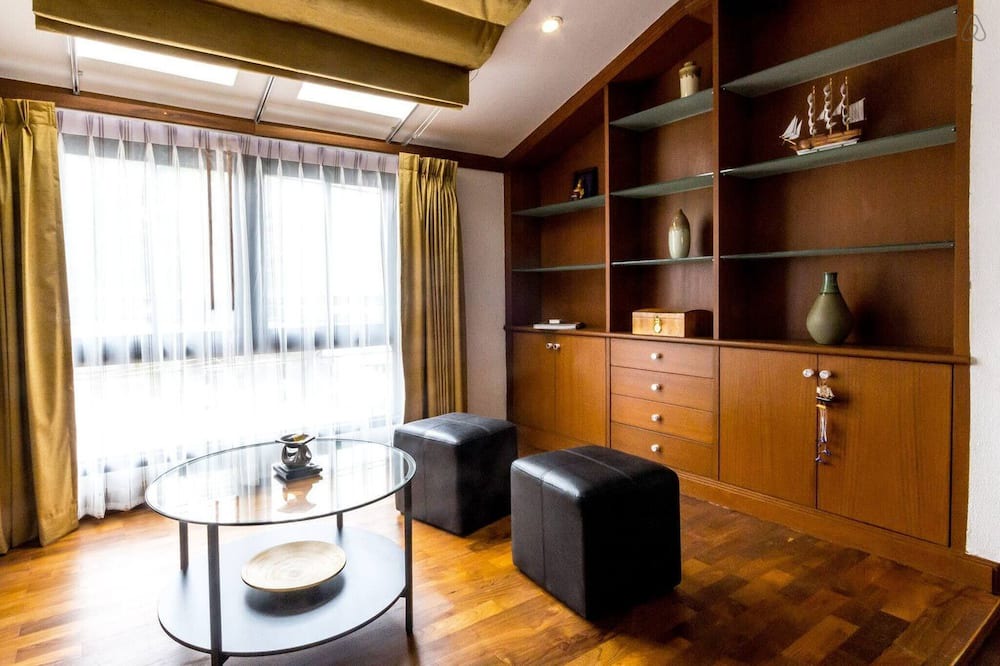 Photo of Livingroom in Khlong Toei Nuea