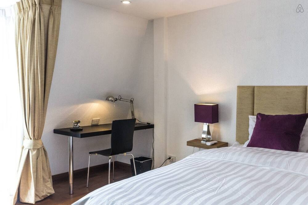 Photo of Bedroom in Khlong Toei Nuea